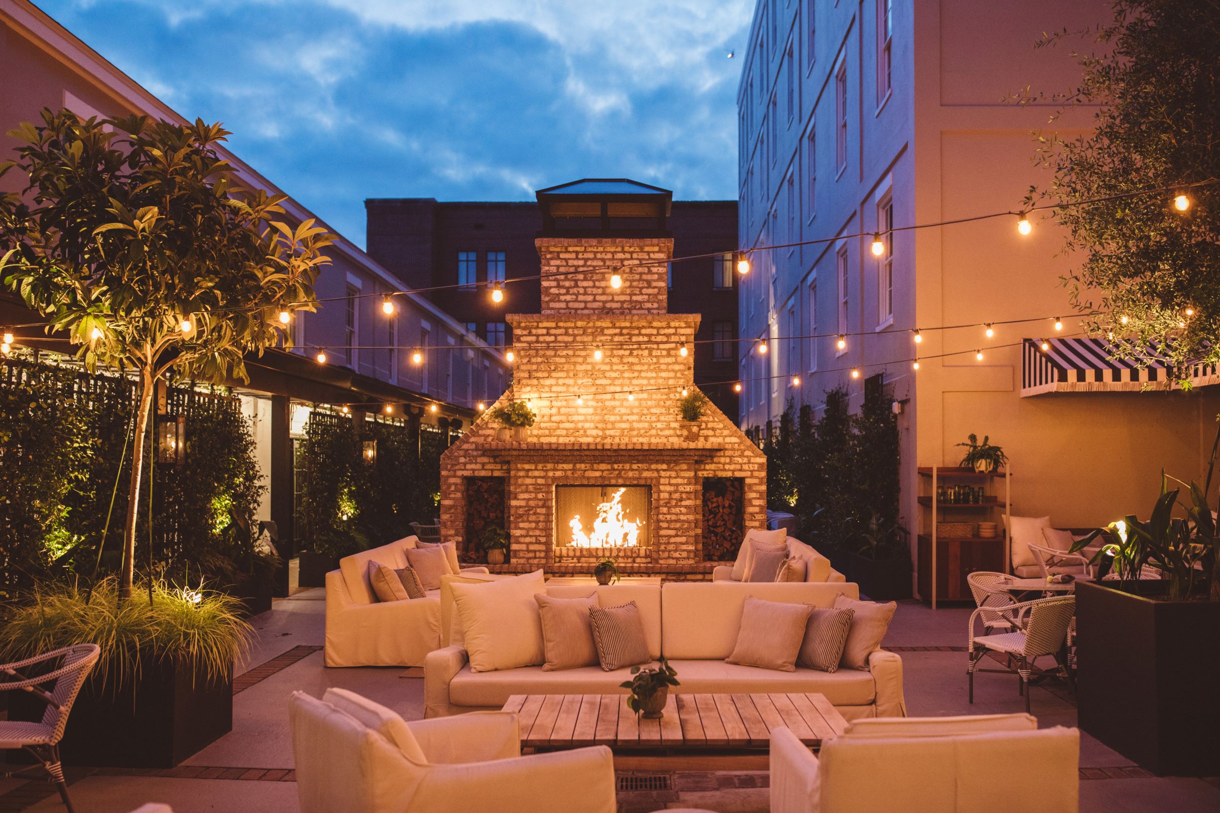 The courtyard at Frannie and The Fox